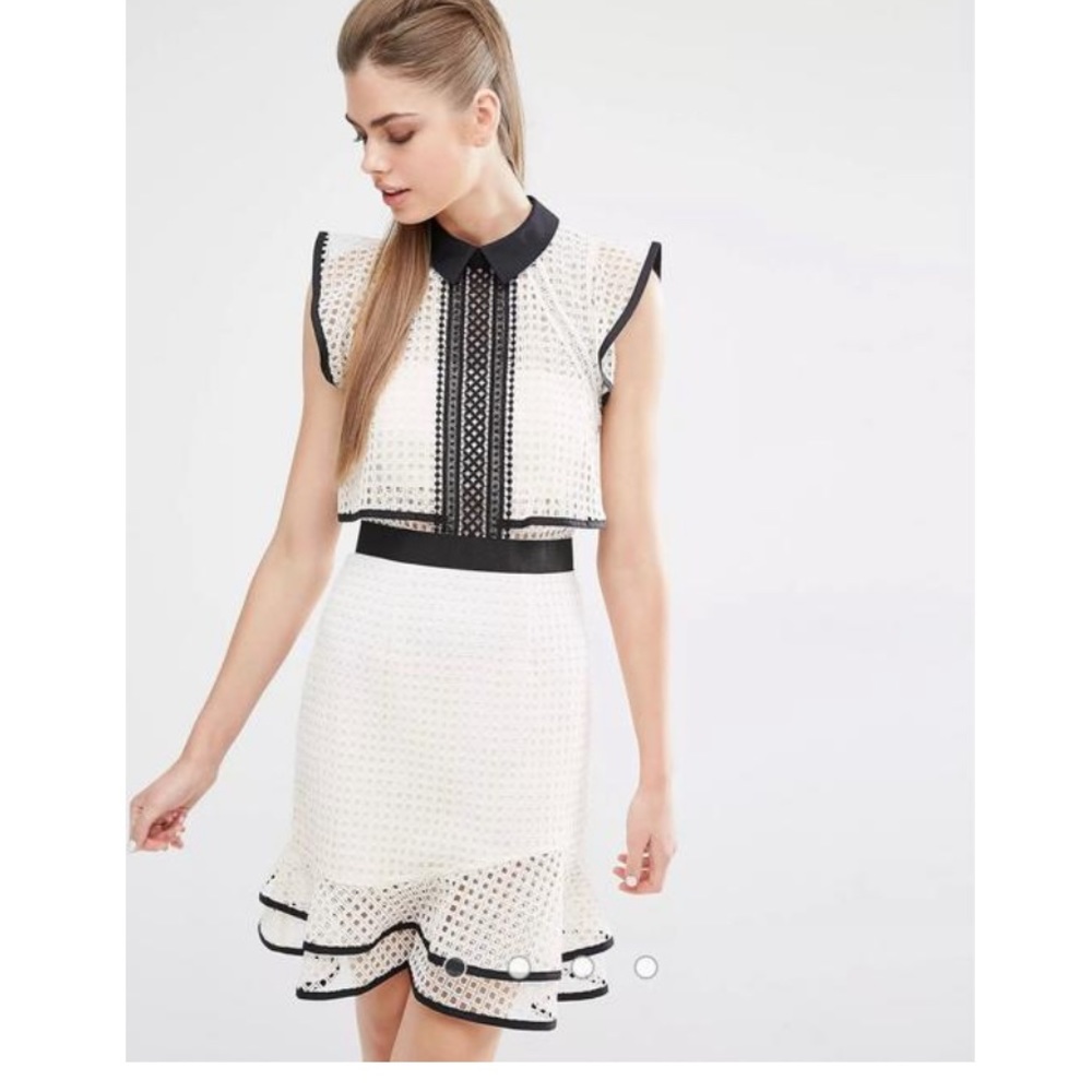 Self-Portrait Contrast Flounced Flutter Sleeve Co… - image 1